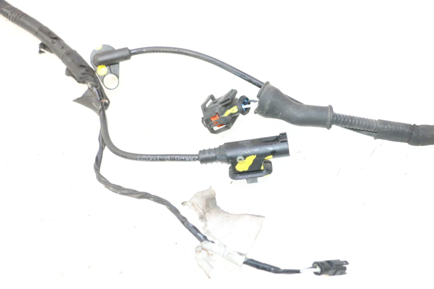 photo de VOORSTE ABS-SENSOR PIAGGIO MP3 500 (2016 - 2018) - Bevestigingspunten