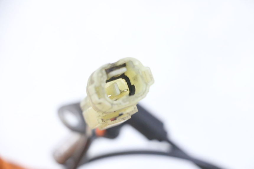 photo de VOORSTE ABS-SENSOR PEUGEOT SATELIS 125 (2013 - 2018) - Zoom op gebruiksstaat