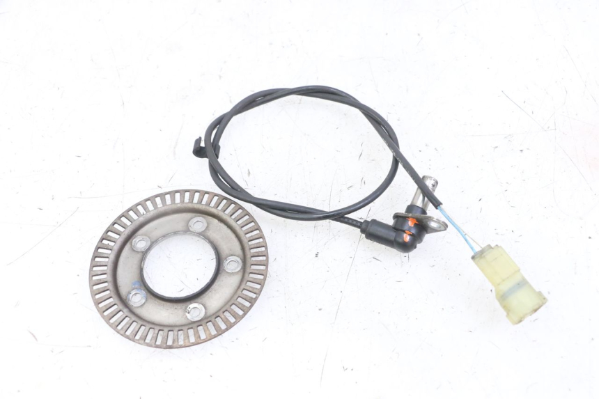 photo de VOORSTE ABS-SENSOR PEUGEOT SATELIS 125 (2013 - 2018) - Bevestigingspunten