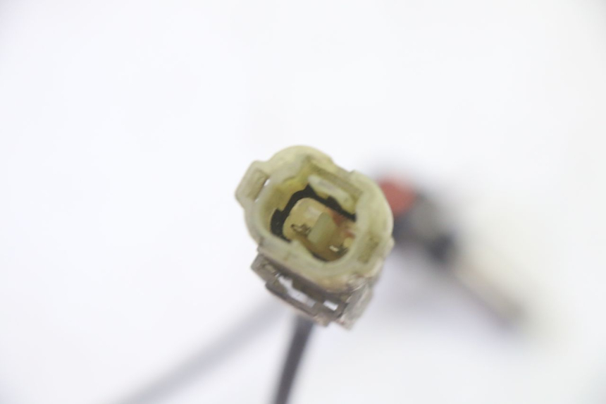 photo de VOORSTE ABS-SENSOR PEUGEOT SATELIS 125 (2010 - 2012) - Bevestigingspunten