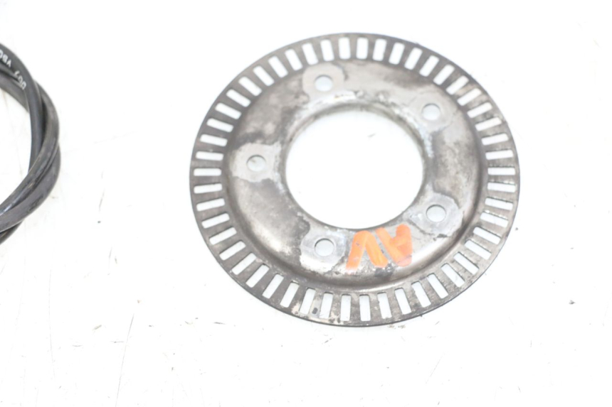 photo de VOORSTE ABS-SENSOR PEUGEOT SATELIS 125 (2013 - 2018) - Technische close-up