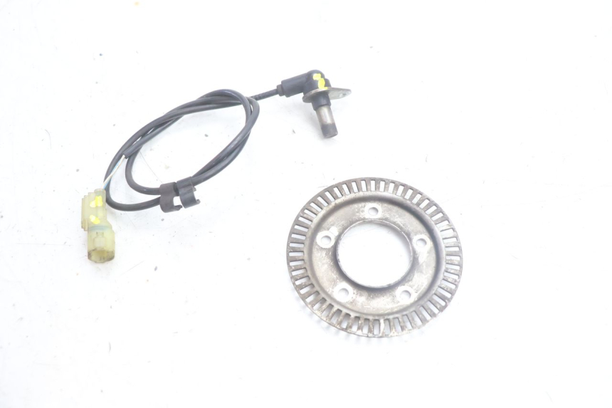 photo de VOORSTE ABS-SENSOR PEUGEOT SATELIS 125 (2013 - 2018) - Hoofdaanzicht