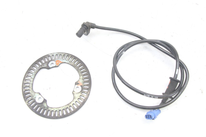 photo de VOORSTE ABS-SENSOR SUZUKI BURGMAN 125 (2018 - 2021) - Detail van het onderdeel