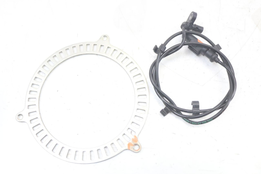 photo de VOORSTE ABS-SENSOR HUSQVARNA SVARTPILEN 401 (2018 - 2023) - Zoom op gebruiksstaat