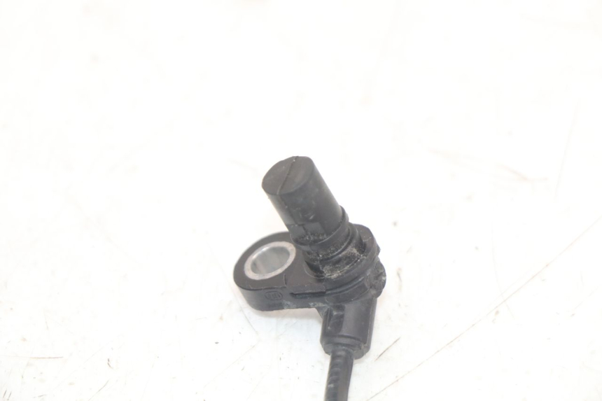 photo de VOORSTE ABS-SENSOR HUSQVARNA SVARTPILEN 401 (2018 - 2023) - Technische close-up