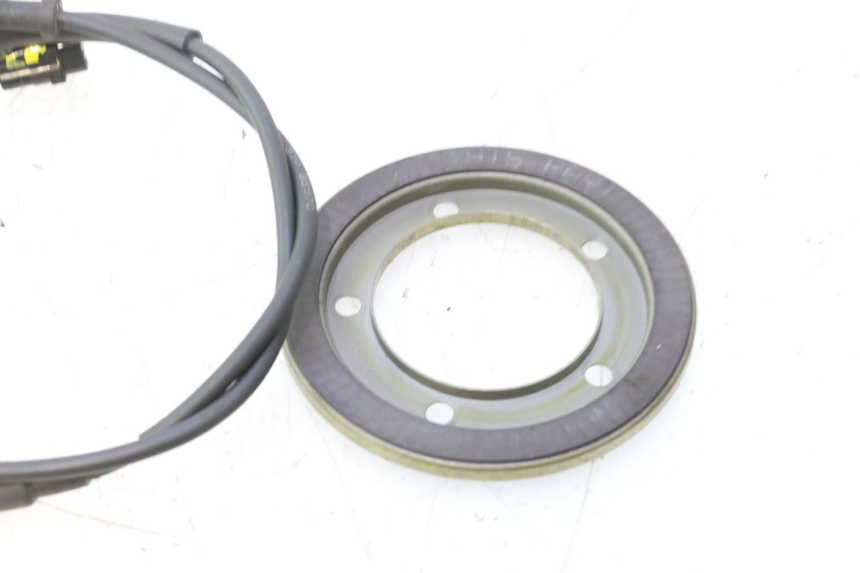 photo de VOORSTE ABS-SENSOR YAMAHA X-MAX XMAX 125 (2010 - 2013) - Zoom op gebruiksstaat
