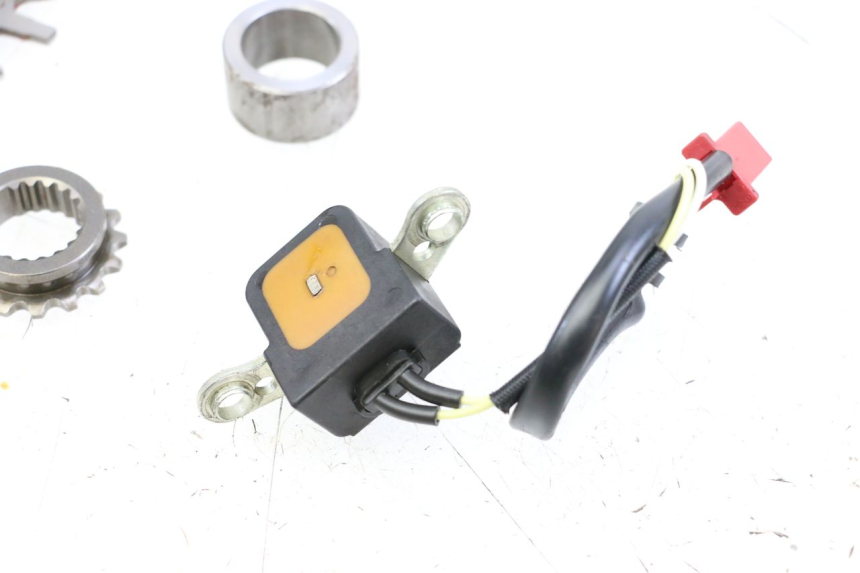 photo de ONTVANGERSENSOR IGNITIE HONDA FJS SILVER WING SILVERWING 400 (2005 - 2008) - Zoom op gebruiksstaat