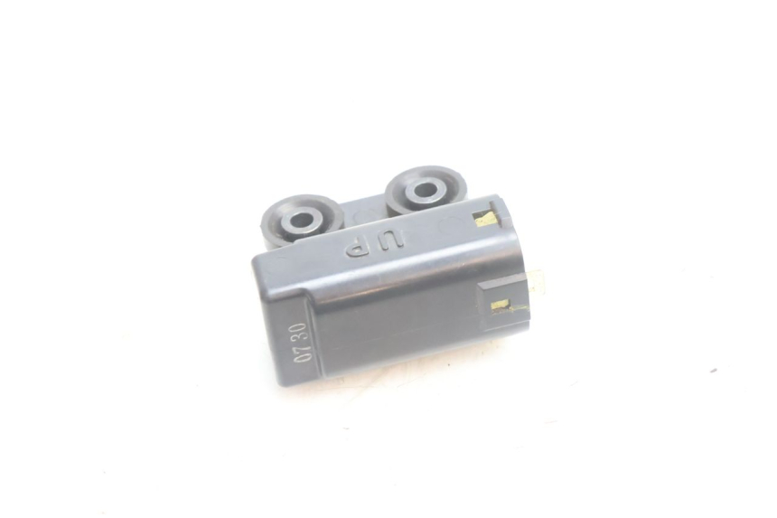 photo de VALSENSOR YAMAHA FZ8 800 (2010 - 2016) - Andere kijkhoek