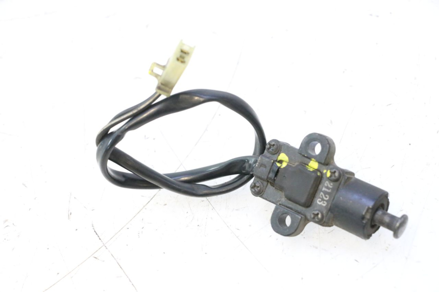 photo de SENSOR VOOR KOFFERRUIMTOPENING SUZUKI BURGMAN EXECUTIVE ABS 650 (2006 - 2012) - Detail van het onderdeel