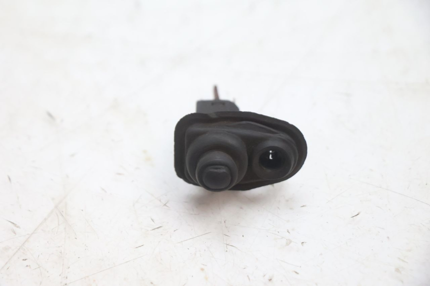 photo de SENSOR VOOR KOFFERRUIMTOPENING GILERA GP 800 (2007 - 2013) - Detail van het onderdeel