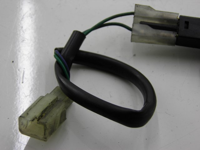 photo de KOFFERRUIMTESENSOR PEUGEOT SATELIS 125 (2006 - 2009) - Detail van het onderdeel