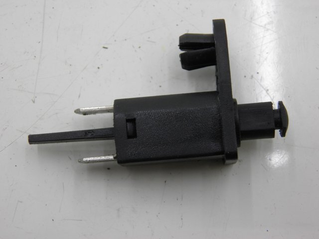 photo de KOFFERRUIMTESENSOR PIAGGIO X9 EVOLUTION 125 (2003 - 2007) - Detail van het onderdeel
