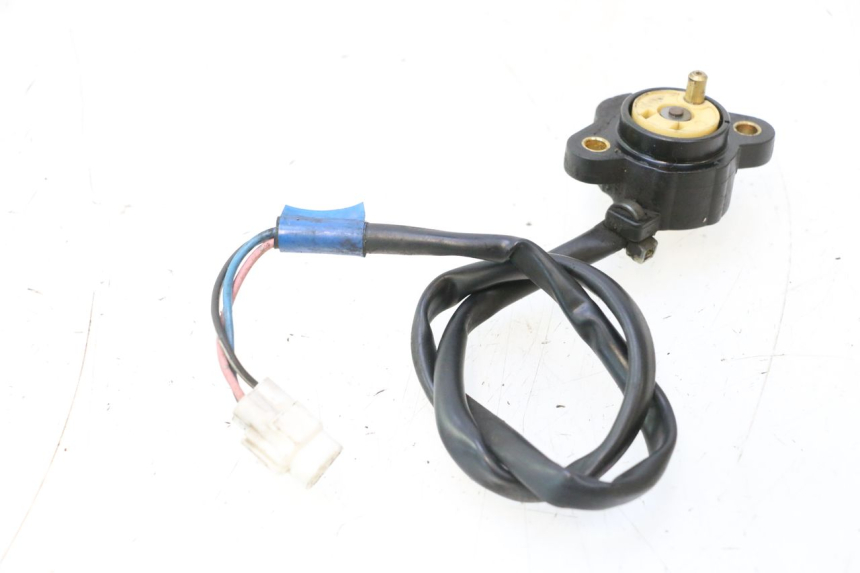 photo de NEUTRAALSENSOR SUZUKI GSR 600 (2005 - 2012) - Detail van het onderdeel