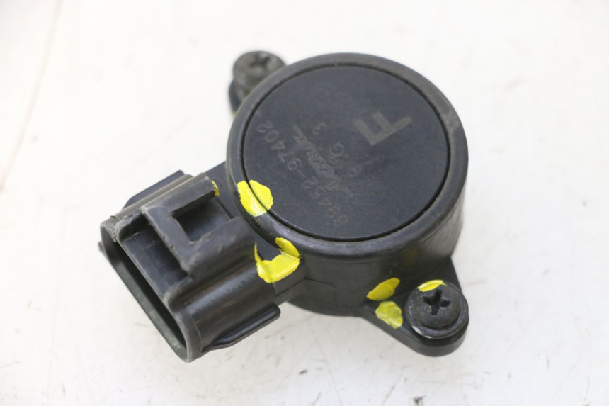 photo de TPS-sensor SUZUKI BURGMAN 125 (2007 - 2014) - Hoofdaanzicht