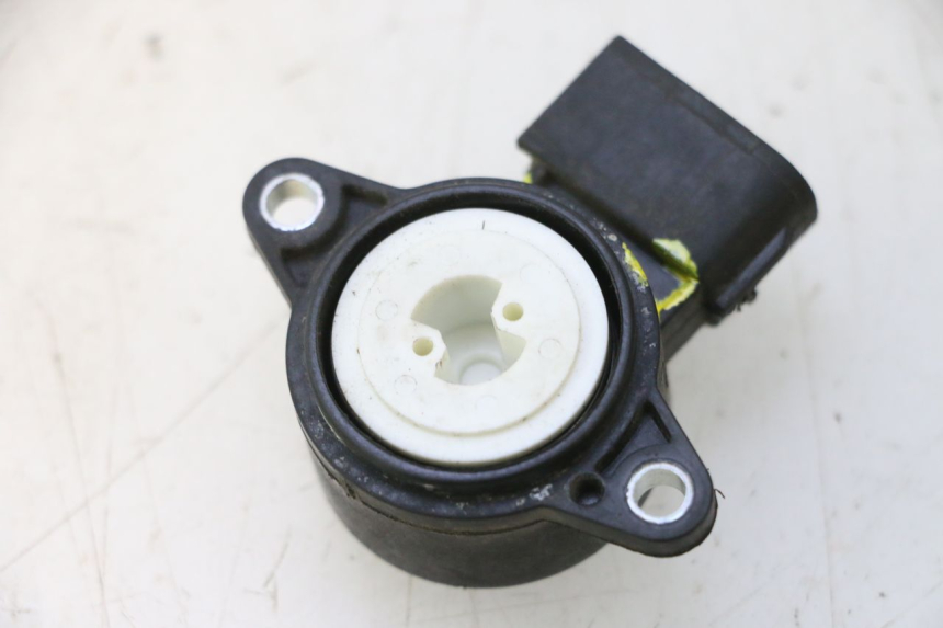 photo de TPS-sensor YAMAHA XMAX X-MAX 125 (2006 - 2009) - Technische close-up