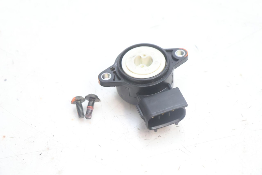 photo de TPS-sensor YAMAHA XMAX X-MAX 125 (2006 - 2009) - Zoom op gebruiksstaat