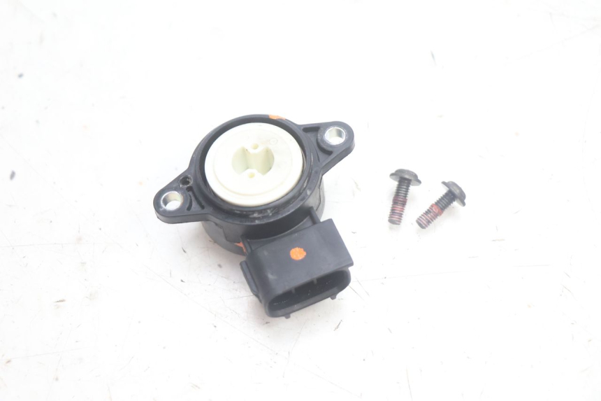 photo de TPS-sensor YAMAHA XMAX X-MAX 125 (2006 - 2009) - Zoom op gebruiksstaat