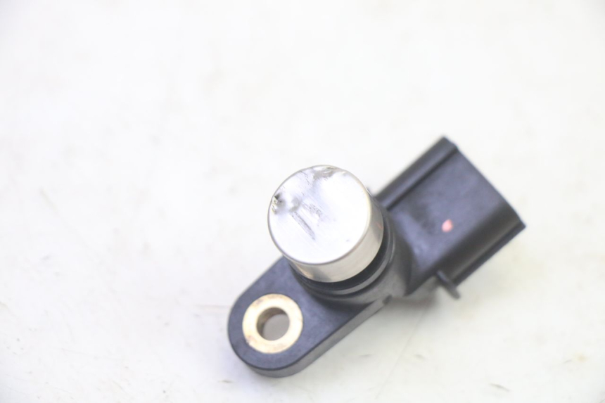 photo de SNELHEIDSSENSOR HONDA FES S-WING SWING ABS 125 (2007 - 2015) - Technische close-up