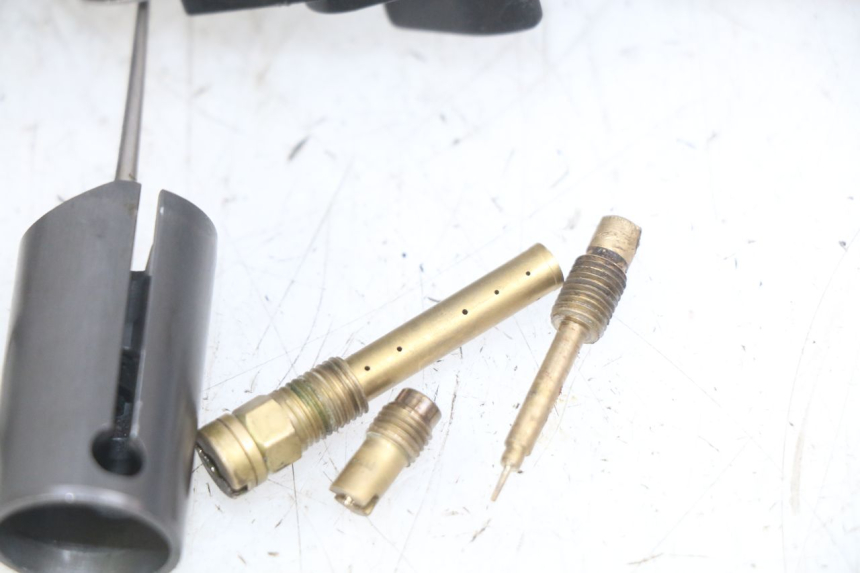 photo de VERGASER ORION AGB37 CRF1 DIRT BIKE 125 (2013 - 2021) - Markeringen en referenties