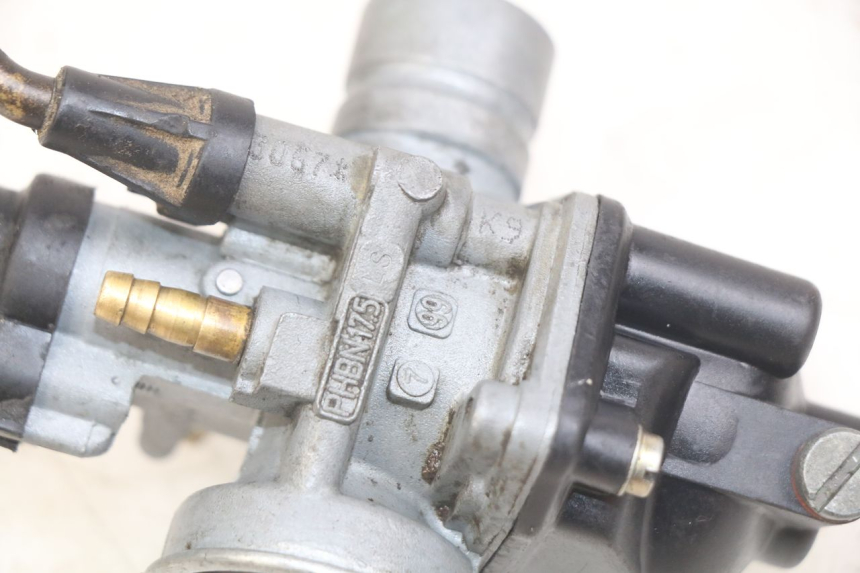 photo de VERGASER MBK BOOSTER NEXT GENERATION 50 (1995 - 1998) - Bevestigingspunten