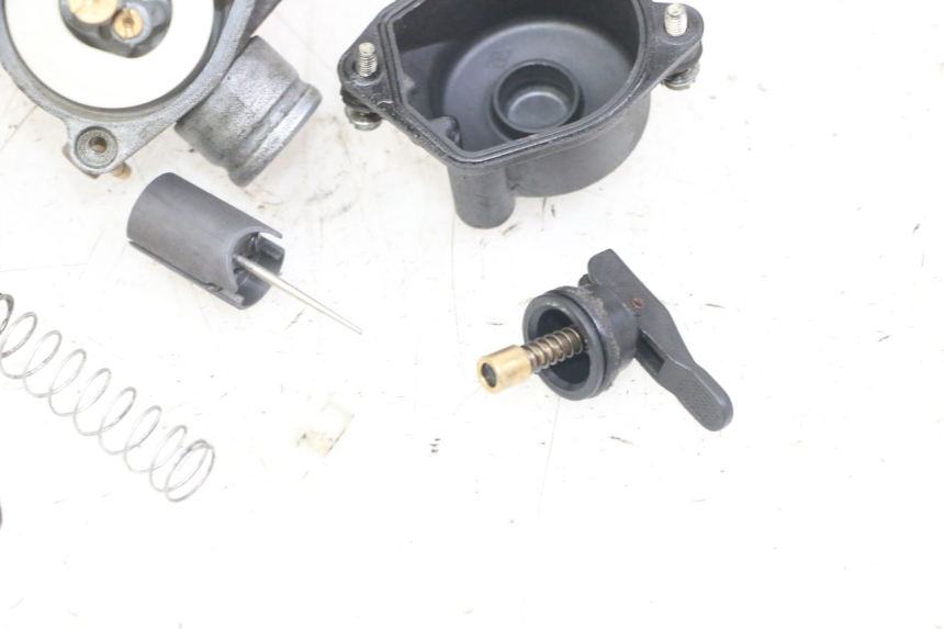 photo de VERGASER MBK BOOSTER SPIRIT NAKED 50 (2004 - 2017) - Productaanzicht