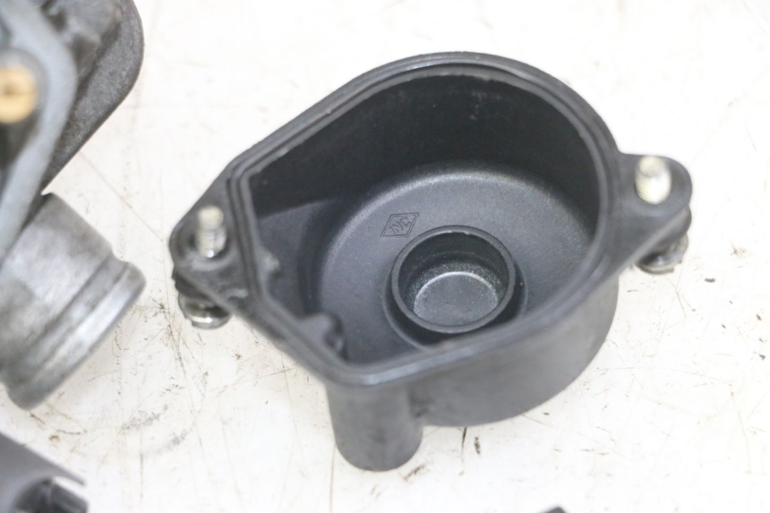 photo de VERGASER MBK BOOSTER SPIRIT NAKED 50 (2004 - 2017) - Zoom op componenten