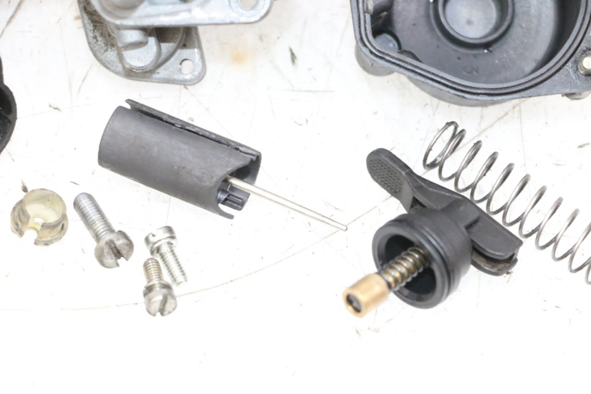 photo de VERGASER MBK BOOSTER SPIRIT NAKED 50 (2004 - 2017) - Aanvullende foto