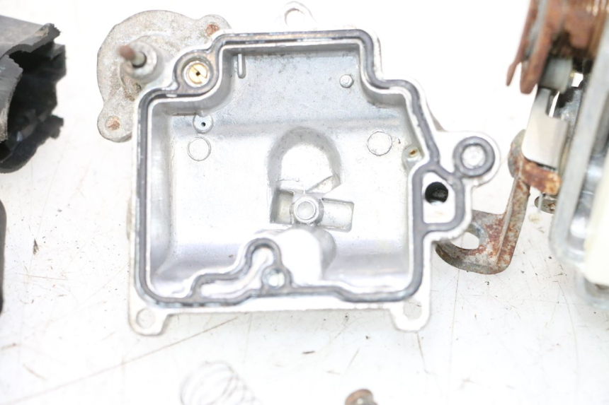 photo de CARBURATEUR BAOTIAN BT 49 QT-7 50 (2006 - 2009) - Focus op structuur