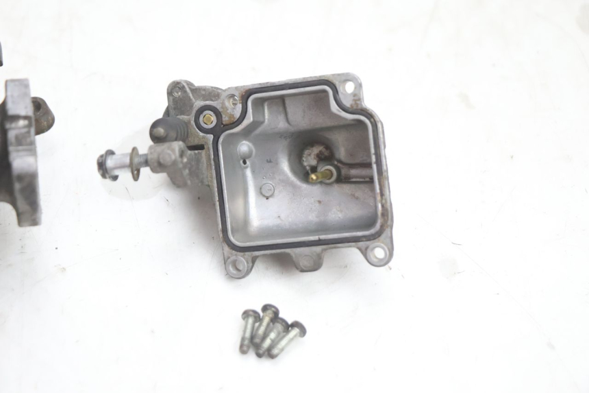 photo de CARBURATEUR HONDA CB TWO FIFTY 250 (1991 - 2002) - Zoom op componenten