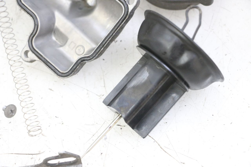 photo de VERGASER HONDA CBF 500 (2004 - 2007) - Profielaanzicht