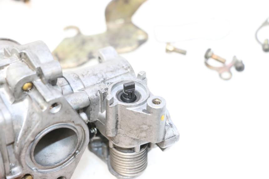 photo de VERGASER HONDA FES PANTHEON 2T 125 (1998 - 2002) - Visuele inspectie