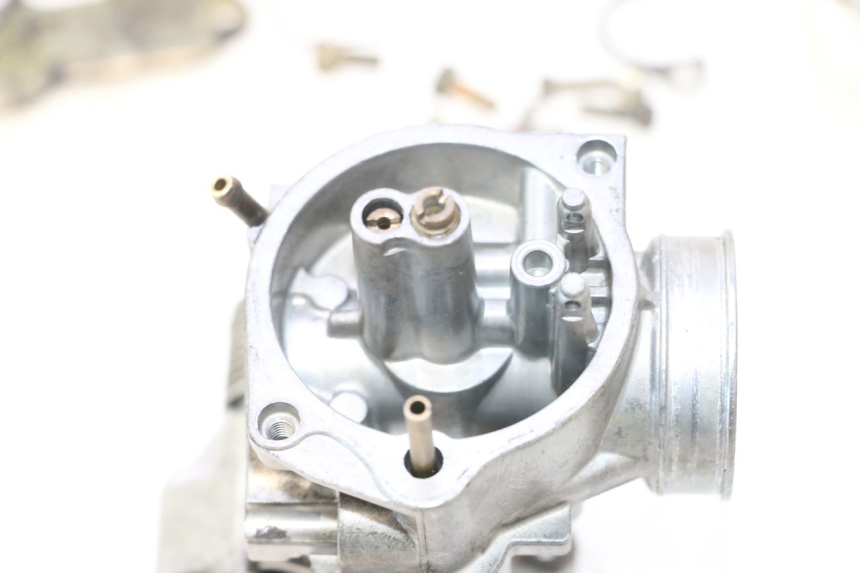 photo de VERGASER HONDA FES PANTHEON 2T 125 (1998 - 2002) - Alternatieve hoek