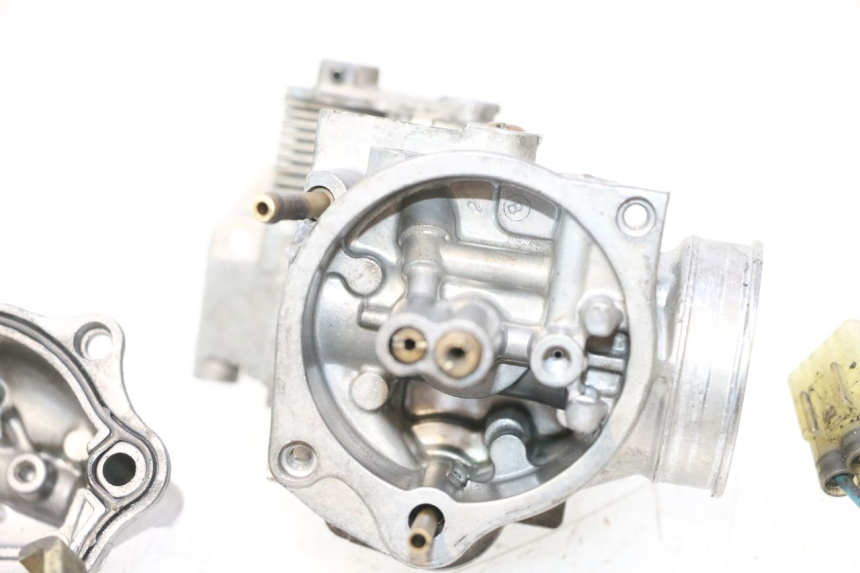 photo de VERGASER HONDA FES PANTHEON 2T 125 (1998 - 2002) - Hoofdaanzicht