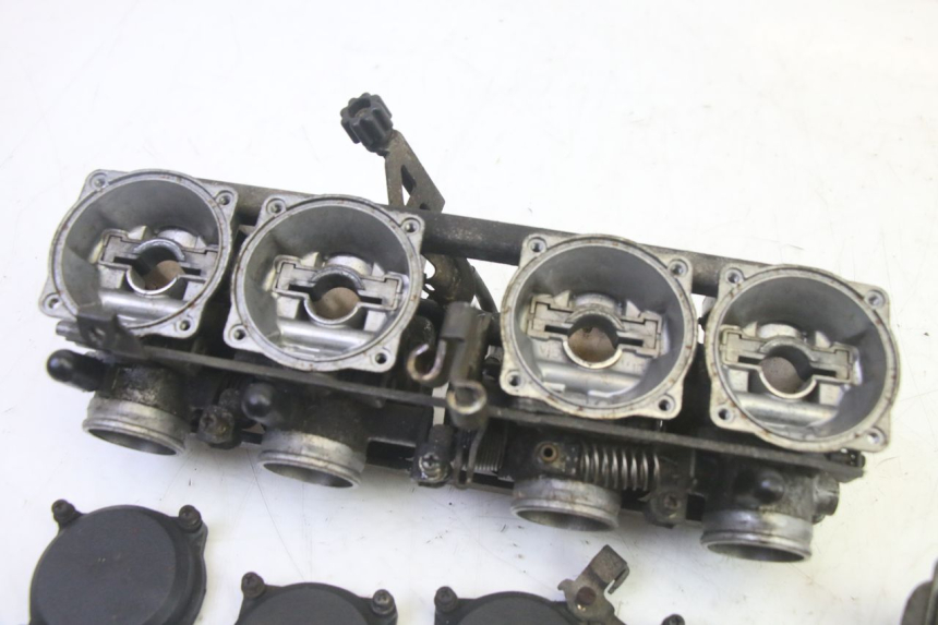 photo de VERGASER KAWASAKI GPX R WARBIRD 600 (1988 - 1993) - Kenmerkende details