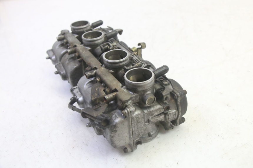 photo de VERGASER KAWASAKI GPX R WARBIRD 600 (1988 - 1993) - Andere kijkhoek