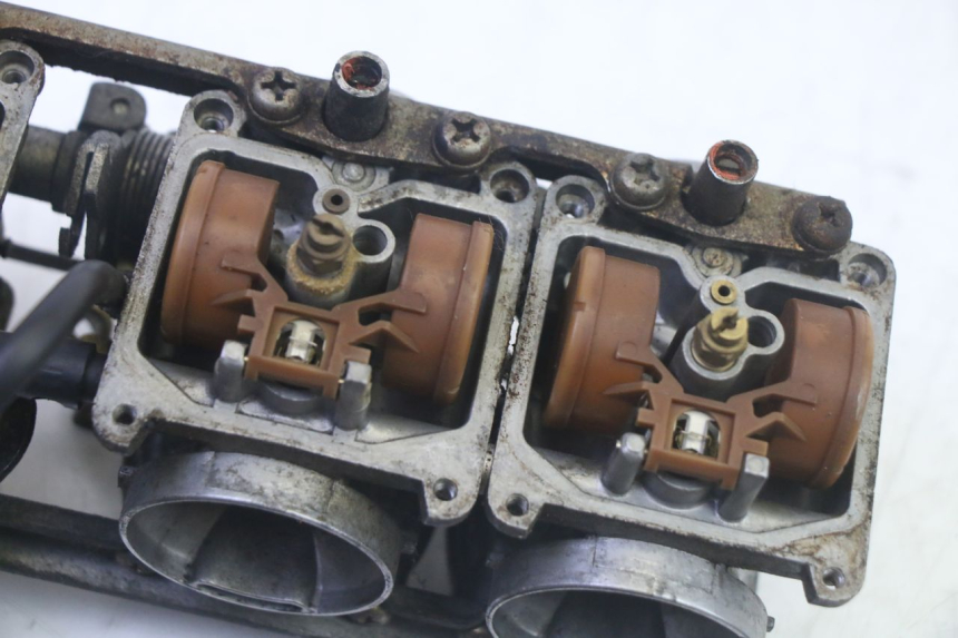 photo de VERGASER KAWASAKI GPX R WARBIRD 600 (1988 - 1993) - Markeringen en referenties