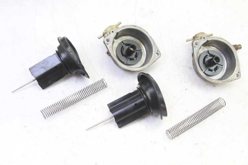 photo de VERGASER SUZUKI GS GSE 500 (2001 - 2003) - Zoom op componenten