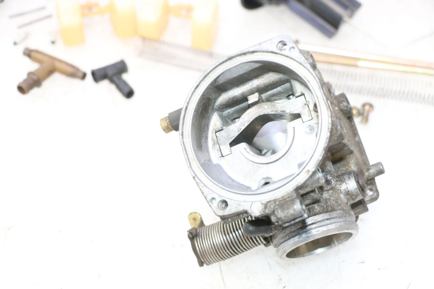 photo de VERGASER SUZUKI GS GSE 500 (2001 - 2003) - Alternatieve hoek