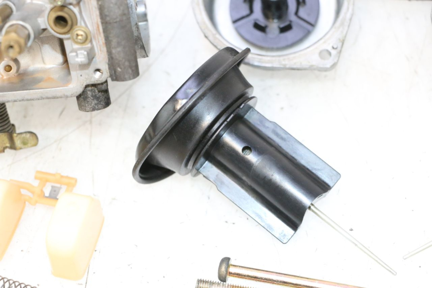 photo de VERGASER SUZUKI GS GSE 500 (2001 - 2003) - Technische close-up