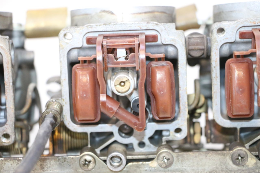 photo de CARBURATEUR SUZUKI GSX F GSXF 750 (1988 - 1998) - Focus op structuur