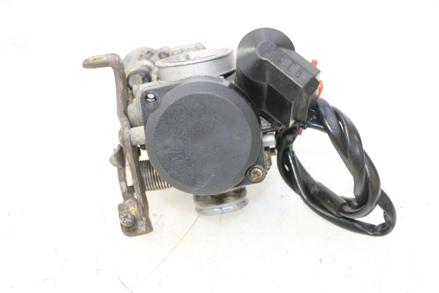 photo de CARBURATEUR BAOTIAN HUASHA HS50QT-7 50 - Zoom op gebruiksstaat