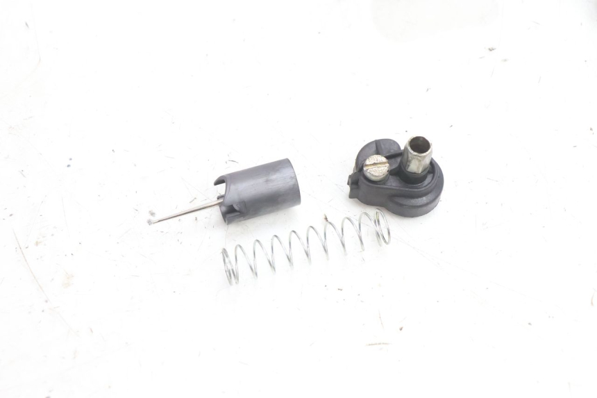 photo de VERGASER PEUGEOT KISBEE 2T 50 (2010 - 2017) - Kenmerkende details