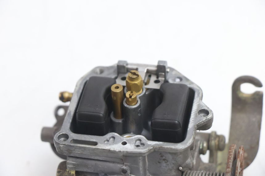 photo de VERGASER PEUGEOT KISBEE 4T 50 (2010 - 2017) - Markeringen en referenties