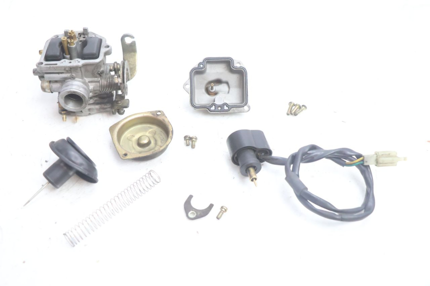 photo de VERGASER PEUGEOT KISBEE 4T 50 (2010 - 2017) - Bevestigingspunten