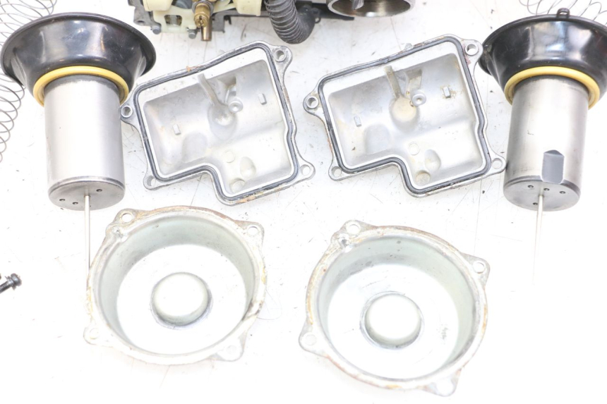 photo de VERGASER HONDA NTV DEAUVILLE 650 (1998 - 2001) - Alternatieve hoek