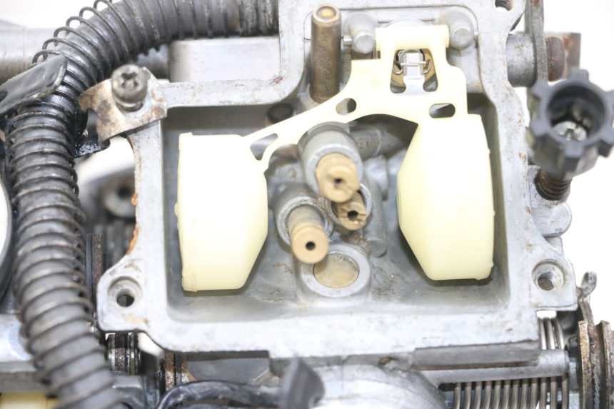 photo de VERGASER HONDA NTV DEAUVILLE 650 (1998 - 2001) - Zoom op kwaliteit