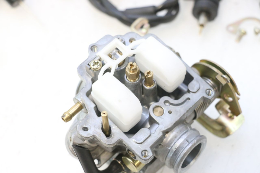 photo de VERGASER JM MOTORS OLDIES 4T 50 (2010 - 2020) - Focus op structuur