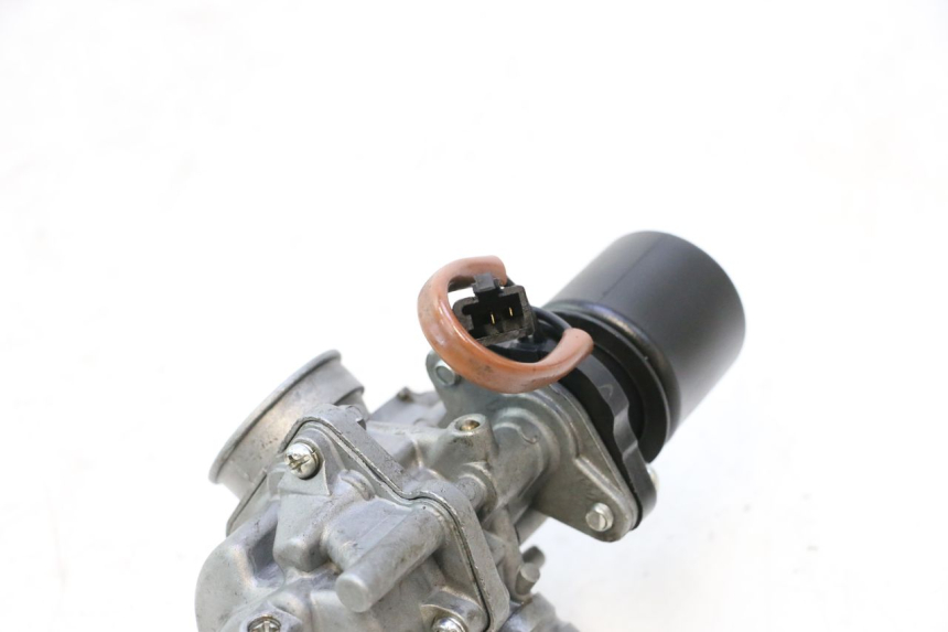 photo de VERGASER TNT MOTOR ROMA 10' 2T 50 (2011 - 2018) - Zoom op gebruiksstaat