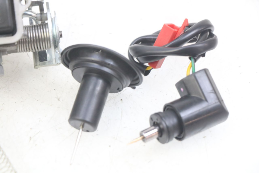 photo de VERGASER TNT MOTOR ROMA 10' 4T 50 (2019 - 2022) - Zoom op componenten