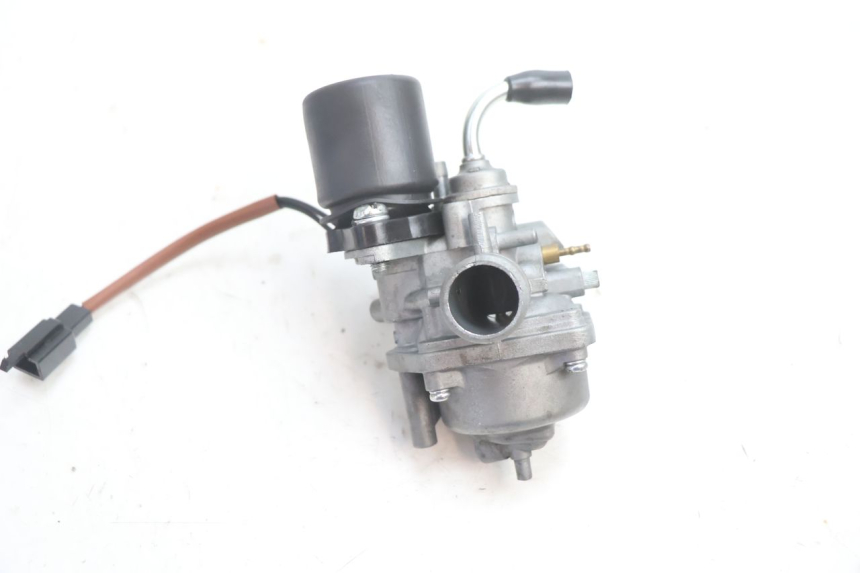 photo de VERGASER TNT MOTOR ROMA 12' 2T 50 (2007 - 2018) - Zoom op gebruiksstaat
